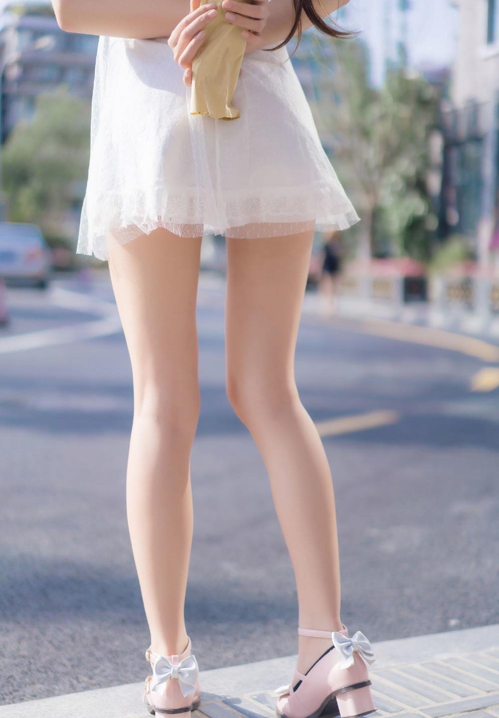 ���м���У԰��ɫȫ������