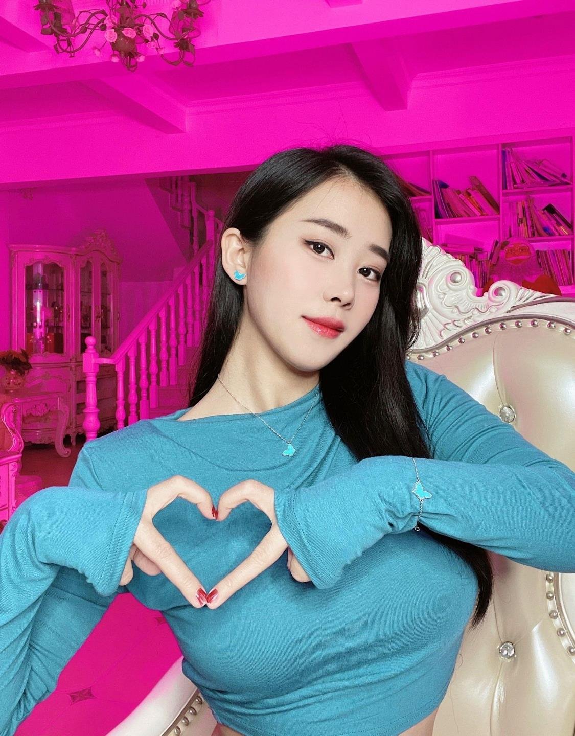 �˷�İ���ɾ�������������